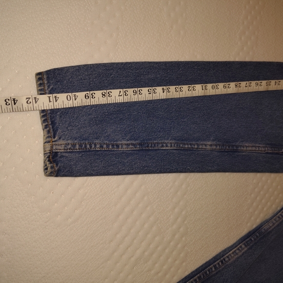 GAP Women's Classic Blue Straight Leg Jeans - Picture 2 of 11